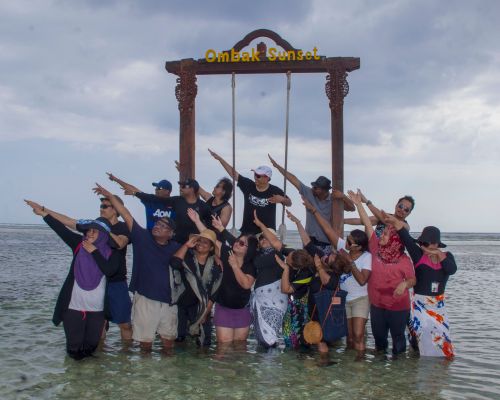 asiknya tour di gili trawangan lombok bersama sahabat