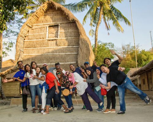 serunya wisata ke desa sade lombok