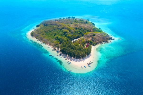 keindahan pantai gili lombok